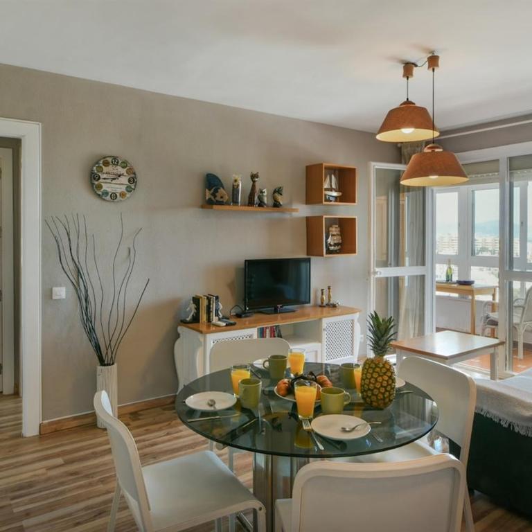 Fantastic seaviews & pool, close to beach - Two-Bedroom Apartment with Balcony and Sea View - 12