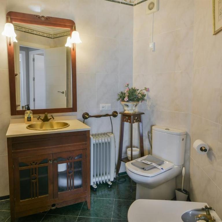 Fantastic seaviews & pool, close to beach - Two-Bedroom Apartment with Balcony and Sea View - 22