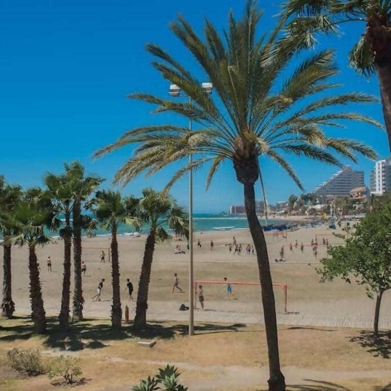 Fantastic seaviews & pool, close to beach - Two-Bedroom Apartment with Balcony and Sea View - 28