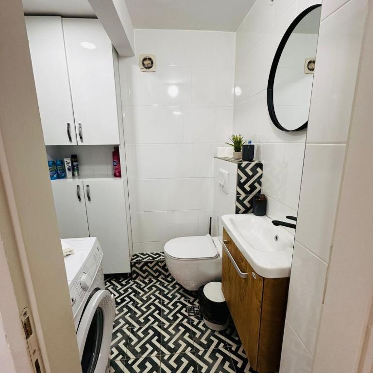 2 Charming Apartment in Kotor Old Town - One-Bedroom Apartment - 8