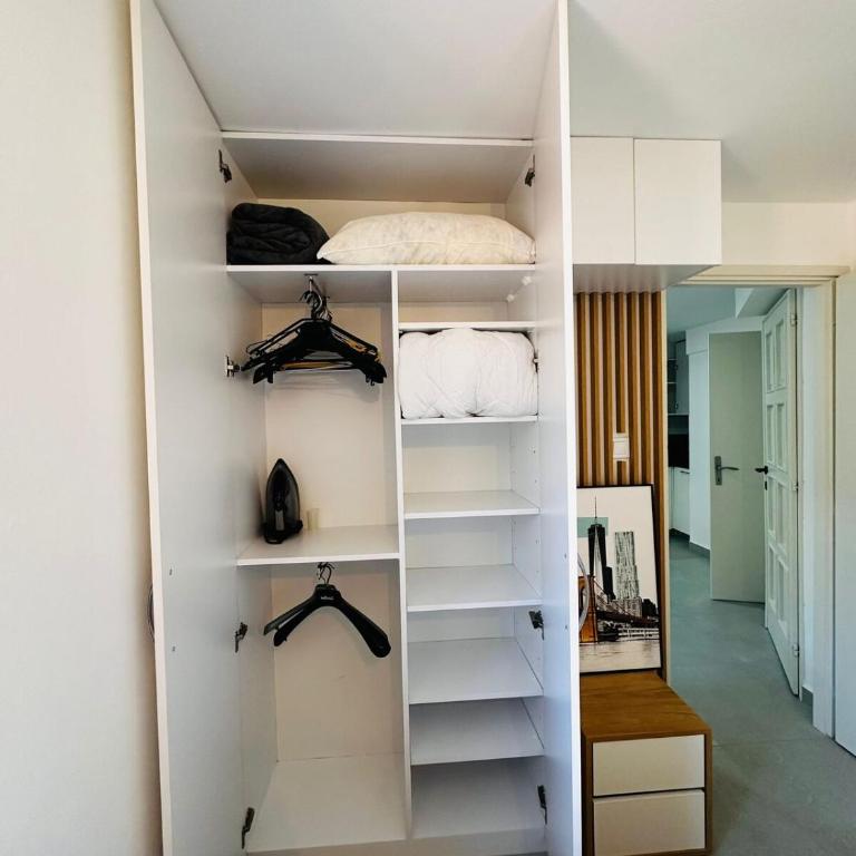 2 Charming Apartment in Kotor Old Town - One-Bedroom Apartment - 10