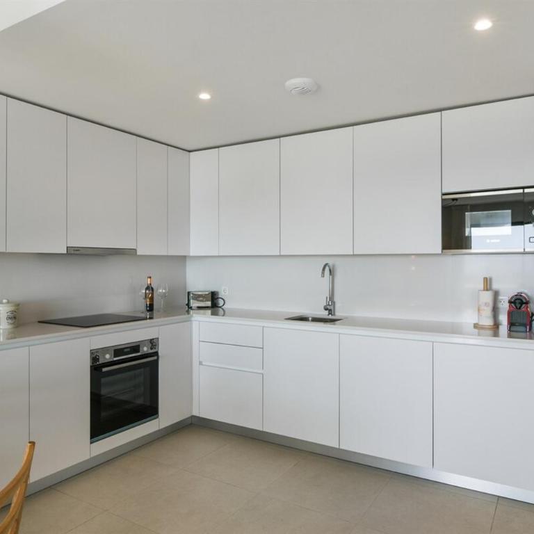 Split-level apartment with spa & private rooftop - Two-Bedroom Apartment with Terrace and Sea View - 5