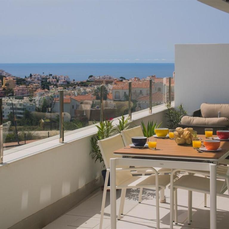 Split-level apartment with spa & private rooftop - Two-Bedroom Apartment with Terrace and Sea View - 2