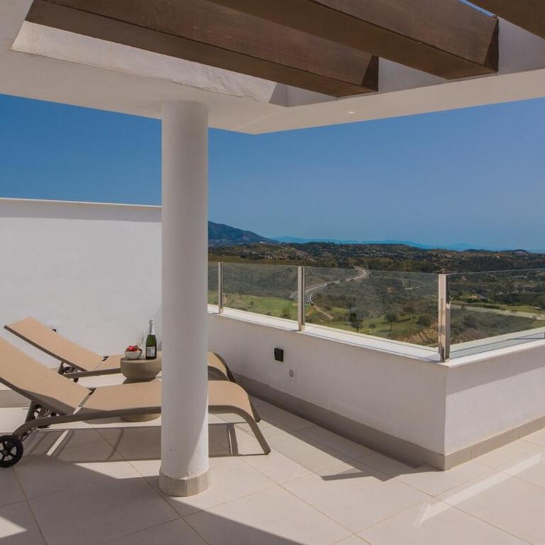 Split-level apartment with spa & private rooftop - Two-Bedroom Apartment with Terrace and Sea View - 37