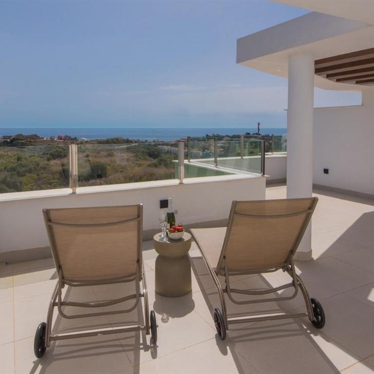 Split-level apartment with spa & private rooftop - Two-Bedroom Apartment with Terrace and Sea View - 44