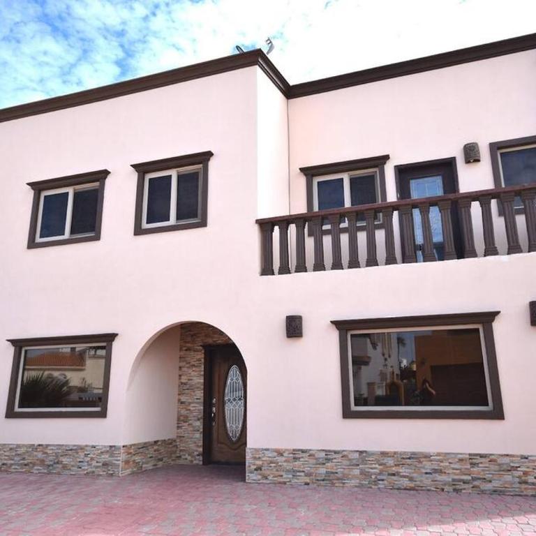 Great for Families 5 Bedroom on Sandy Beach - Casa - 2