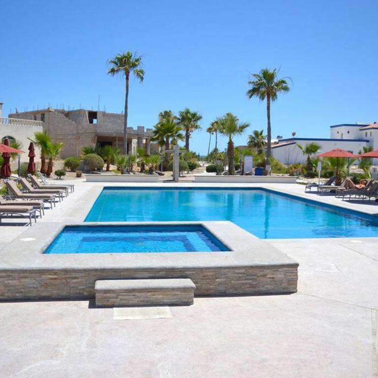 Great for Families 5 Bedroom on Sandy Beach - Casa - 3