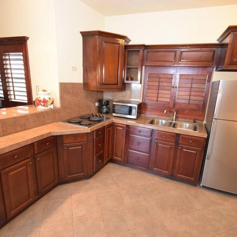 Great for Families 5 Bedroom on Sandy Beach - Casa - 9