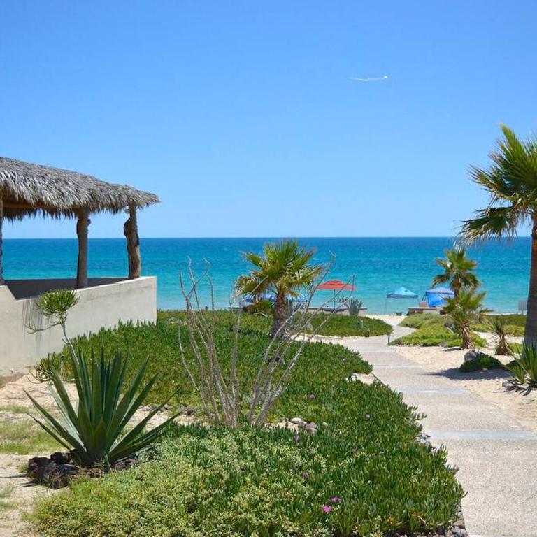 Great for Families 5 Bedroom on Sandy Beach - Casa - 12