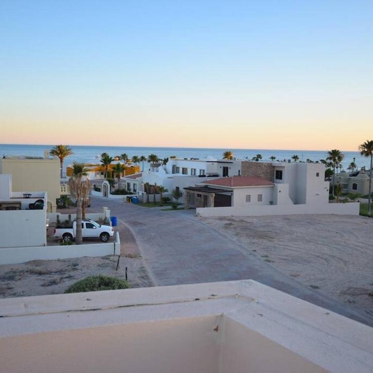 Great for Families 5 Bedroom on Sandy Beach - Casa - 25