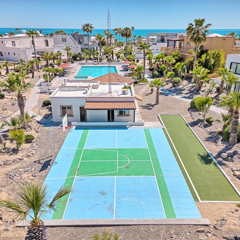 Great for Families 5 Bedroom on Sandy Beach - Casa - 30