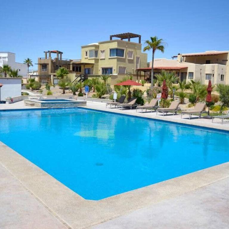Perfect Beach Home with Style on Sandy Beach - Casa - 6