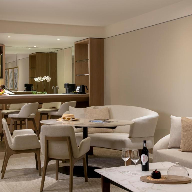 Grand Velas Boutique Hotel - Grand Class King - 3
