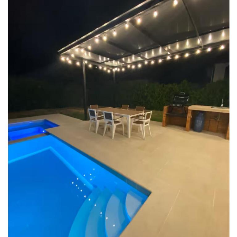 Casa con piscina a 20 min de Girardot - Casa de 4 dormitorios - 2