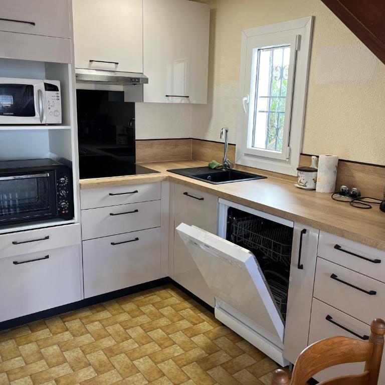 Villa Climatisée 6 Pers - Proche Port & Village - Parking Privé - FR-1-796-88 - Apartment - 9