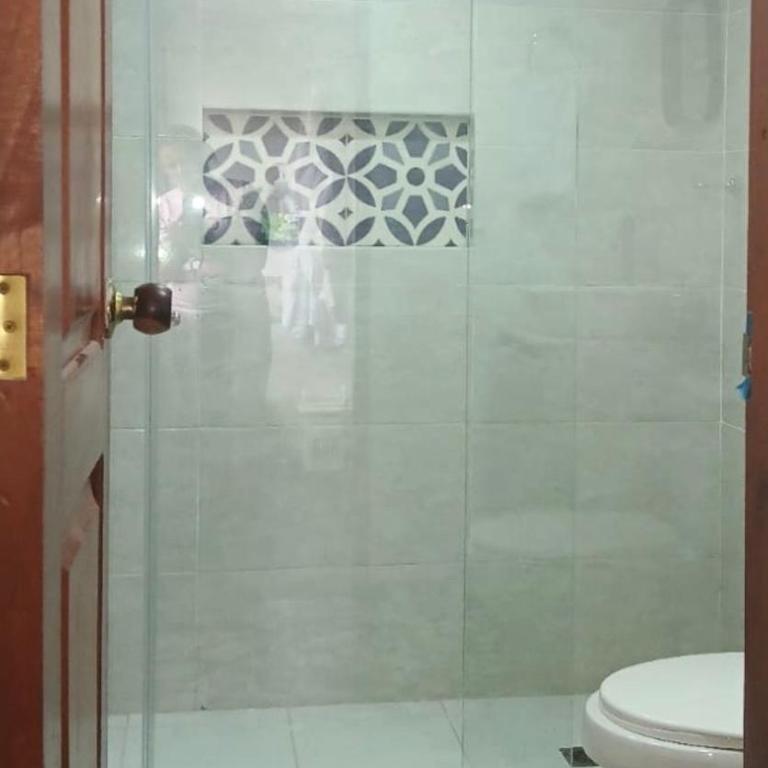 Apartamento muy cerca al parque - Three-Bedroom Apartment - 10