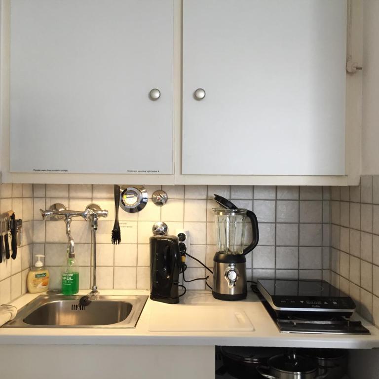 Quiet Oasis Universities/Arts District - Apartment - 13
