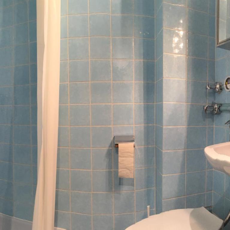 Quiet Oasis Universities/Arts District - Apartment - 11