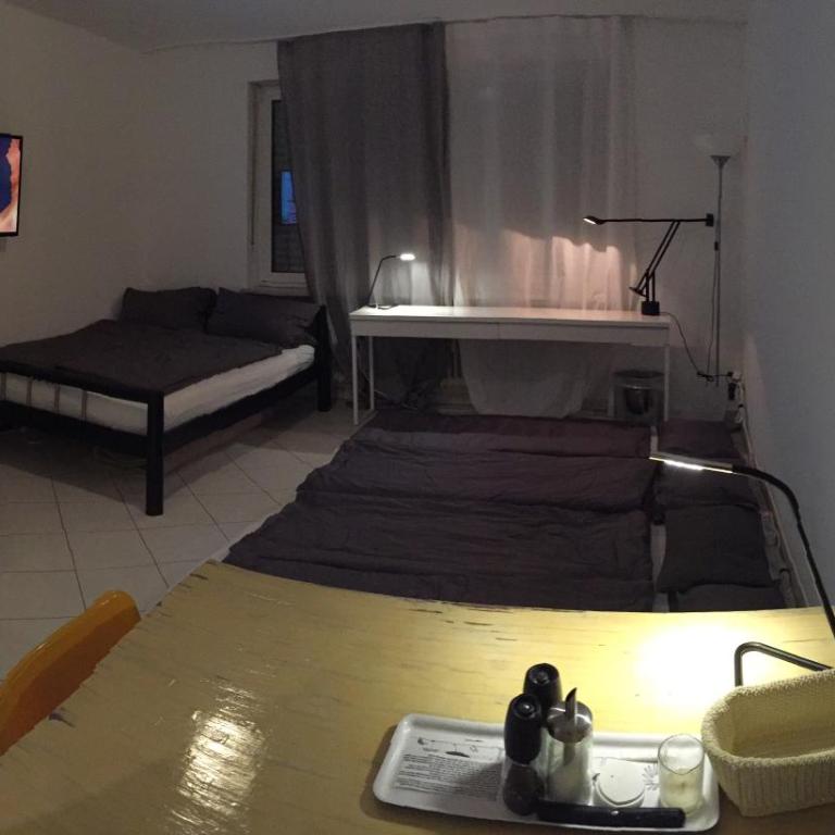 Quiet Oasis Universities/Arts District - Apartment - 6