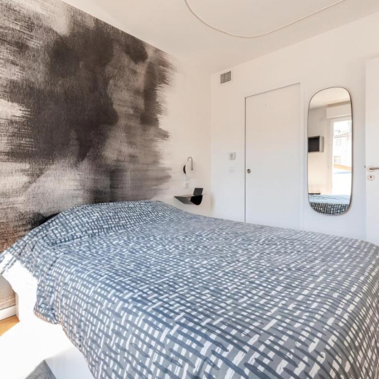 Casa de Marseille - Two-Bedroom Apartment - 13