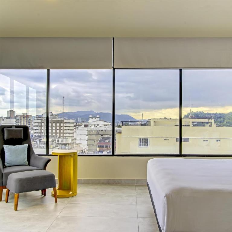 DoubleTree by Hilton Guayaquil - Suite de 2 dormitorios con cama extragrande - 3