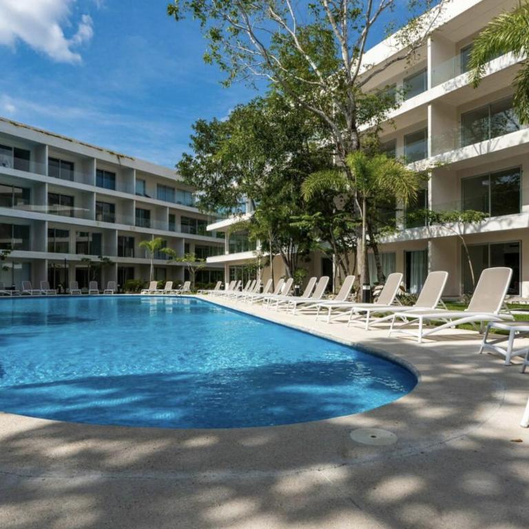 Modern Playacar Condo with Poolside Views & Nature - Apartamento de 1 dormitorio - 46
