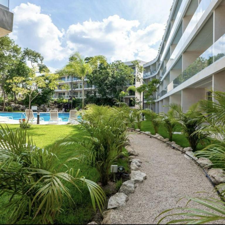 Modern Playacar Condo with Poolside Views & Nature - Apartamento de 1 dormitorio - 44