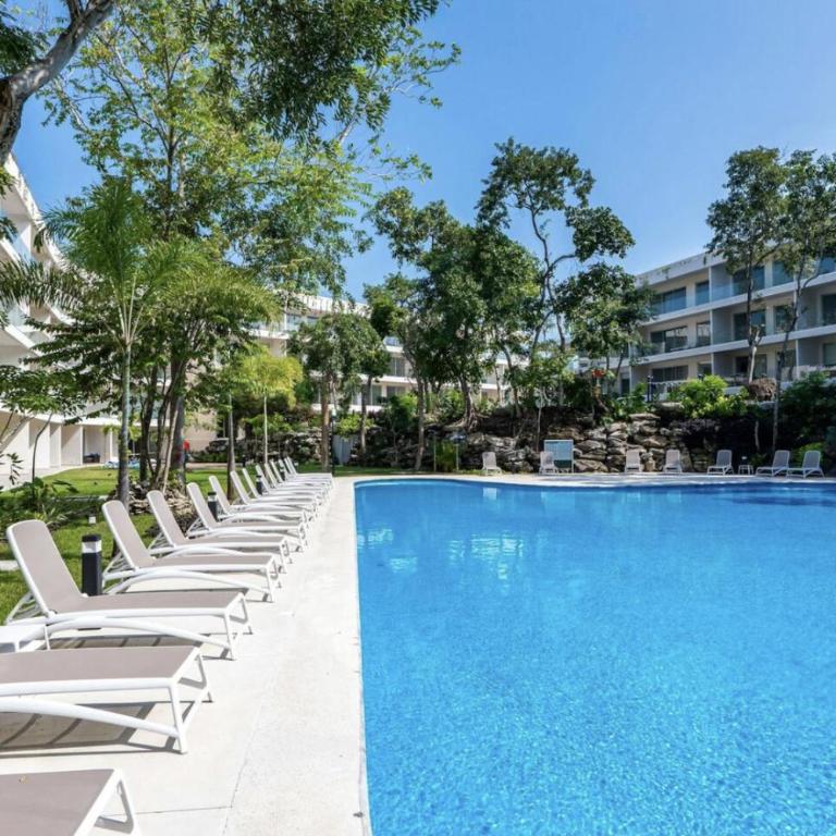 Modern Playacar Condo with Poolside Views & Nature - Apartamento de 1 dormitorio - 48