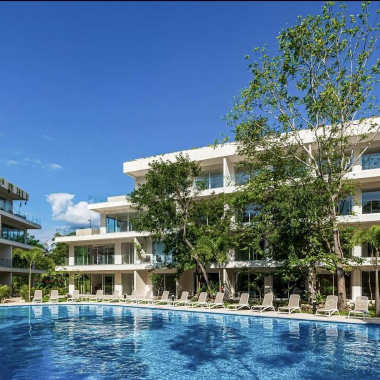 Modern Playacar Condo with Poolside Views & Nature - Apartamento de 1 dormitorio - 50