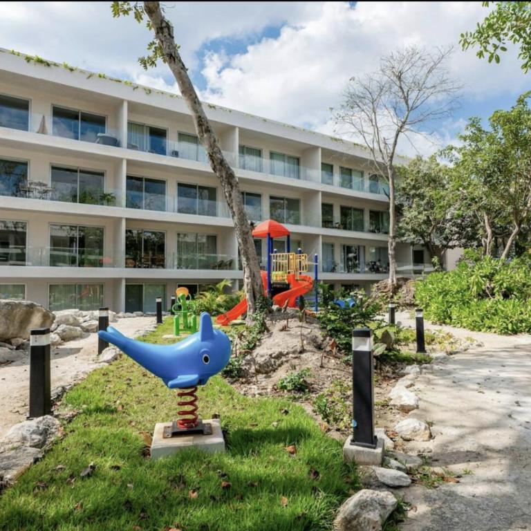 Modern Playacar Condo with Poolside Views & Nature - Apartamento de 1 dormitorio - 51