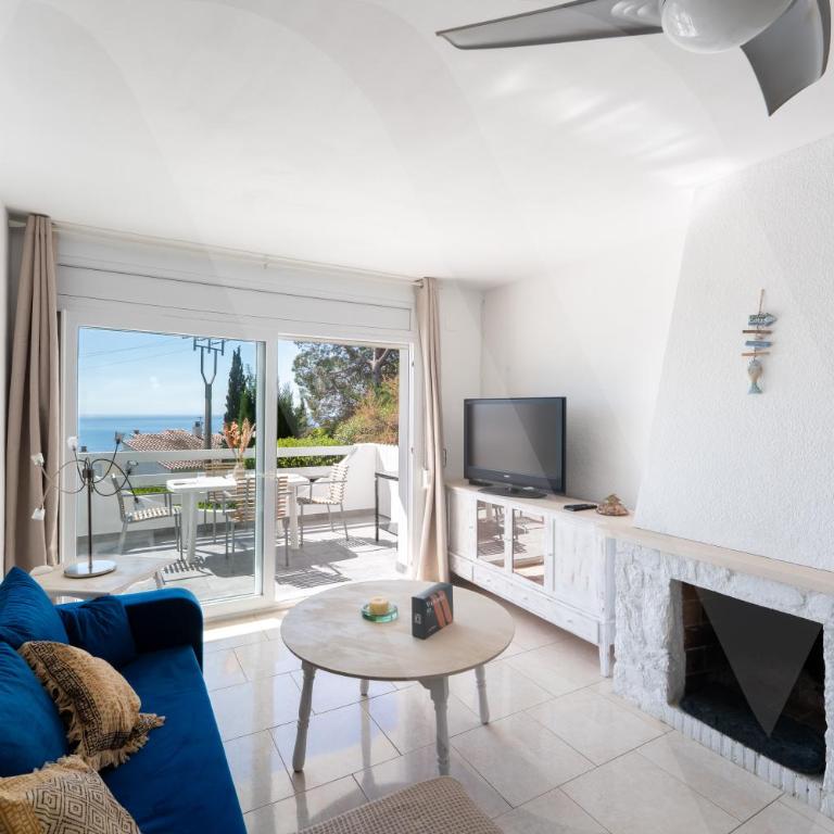 Bel Appartement avec Piscine Commune, Roses, Dulce vida 1 by Welhomy - Two-Bedroom Apartment - 2