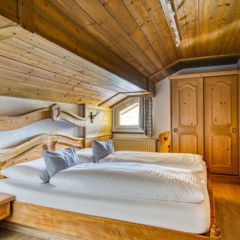 Boutiquehotel ZOMM - Culinary Hideaway - Apartment mit 1 Schlafzimmer und Balkon - 4