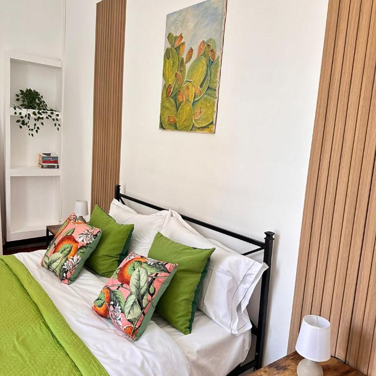 Via Zara Arararooms - Camera Tripla Basic con Bagno in Comune - 24