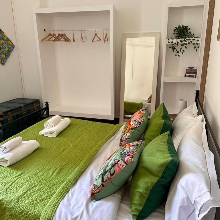 Via Zara Arararooms - Camera Tripla Basic con Bagno in Comune - 21