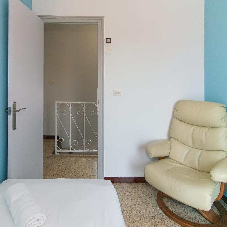 WELCS CASA 089 EMP Cerca del mar, patio y parking privado - Casa de 3 dormitorios - 30