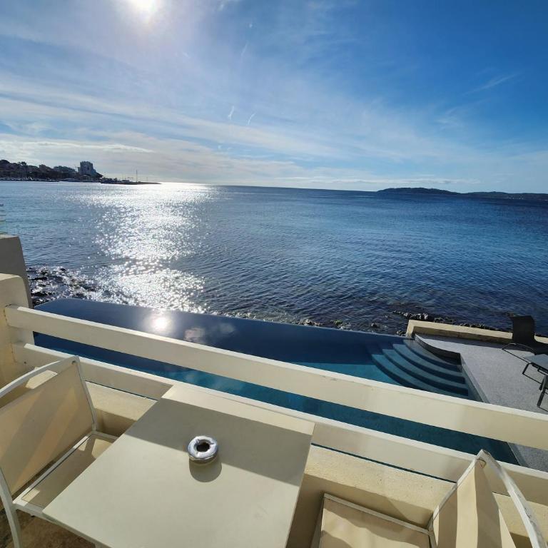 La Belle Aurore - Chambre Prestige avec Balcon - Vue sur Mer - 3