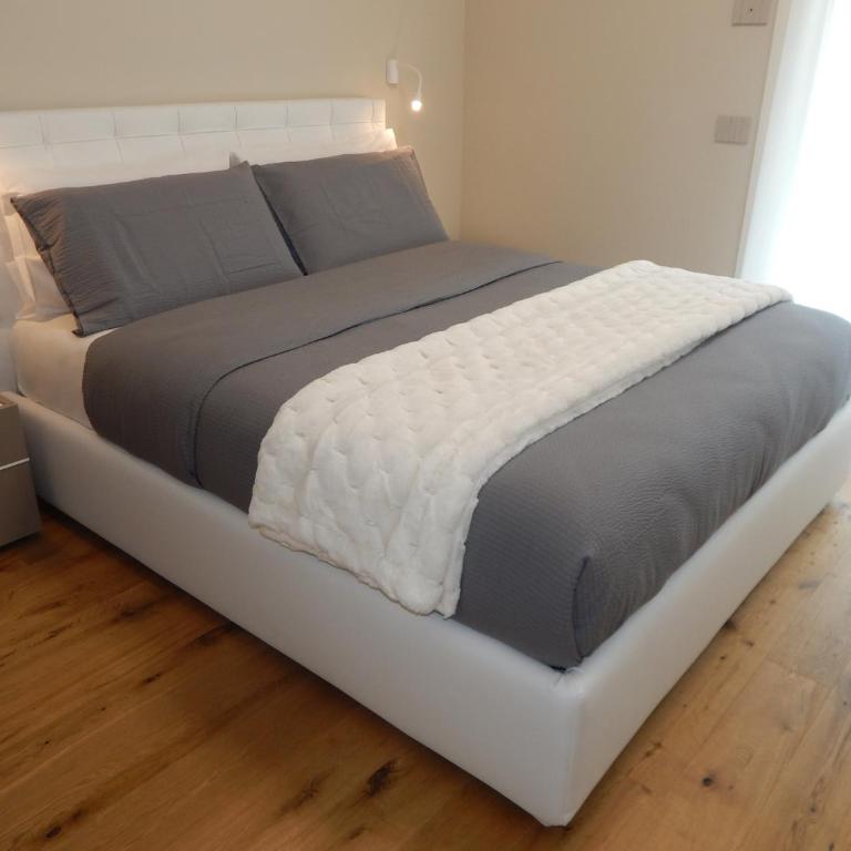 Lago Dorato Roxy Apartament - Appartamento con 3 Camere da Letto e Vista Lago - 9