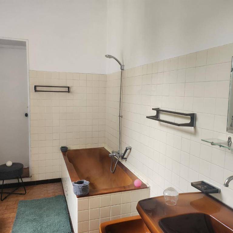 Le Domaine de la Source - Chambre Double avec Salle de Bains Privative - 1