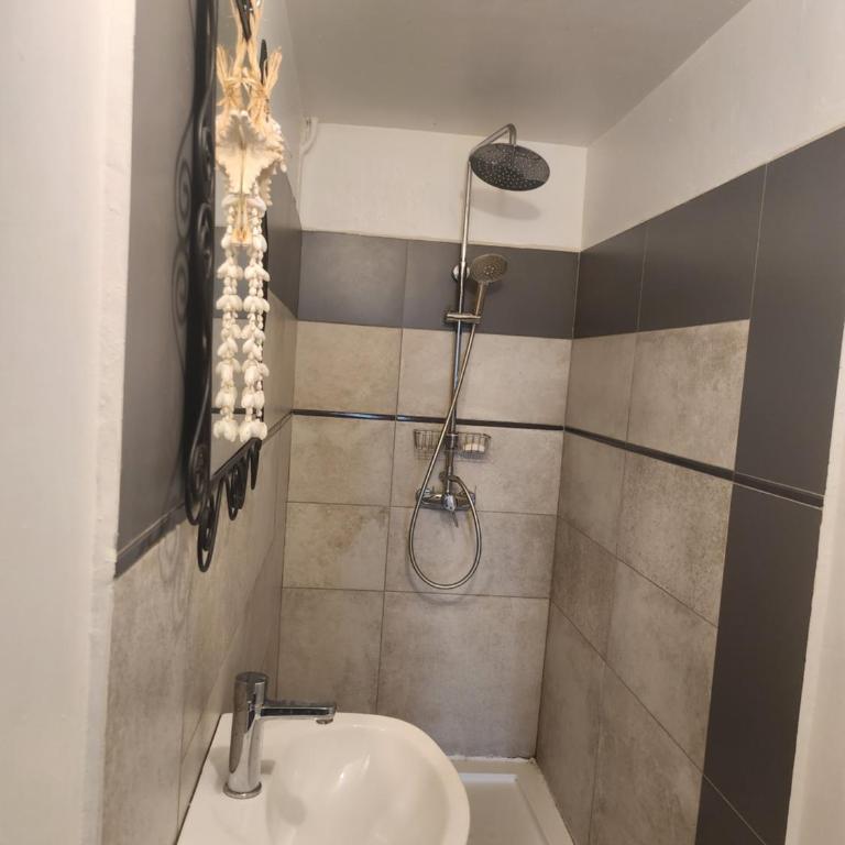 Le Domaine de la Source - Chambre Double avec Salle de Bains Privative - 2