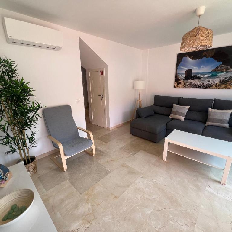 La Casa de Gala - Two-Bedroom Apartment with Terrace - 11