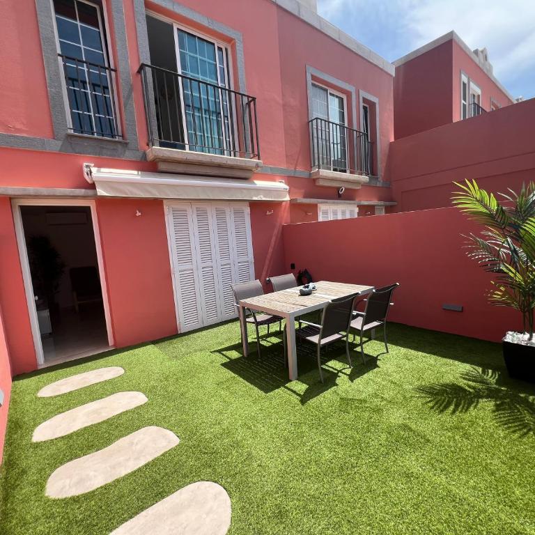 La Casa de Gala - Two-Bedroom Apartment with Terrace - 2