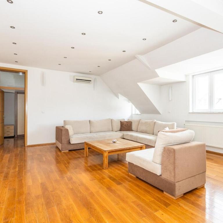 Spacious Apartment in Downtown - Apartman sa 3 Spavaće Sobe - 2