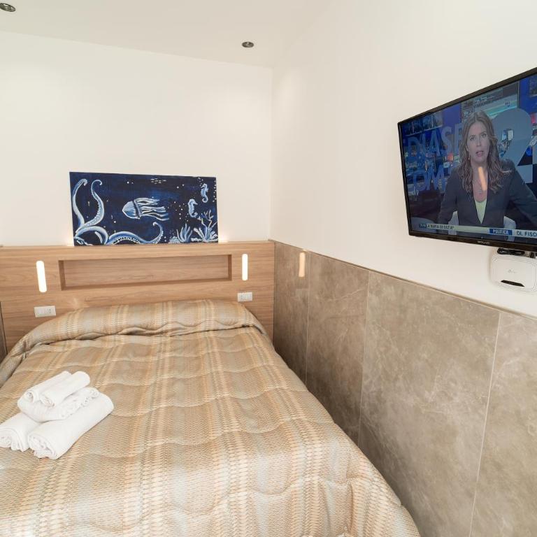 Toledo H, Naples Historical Center, by ClaPa Group - Camera Matrimoniale Piccola - 2