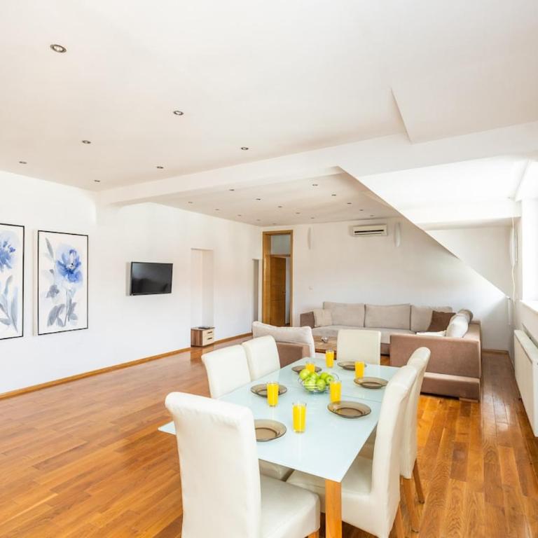 Spacious Apartment in Downtown - Apartman sa 3 Spavaće Sobe - 6