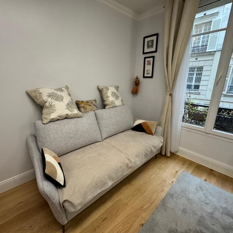 Au coeur du marché Poncelet et à 2 pas de l'Arc de Triomphe - appartement 6 personnes et 1 bébé, sdb, 2 WC - Appartement 2 Chambres - 11
