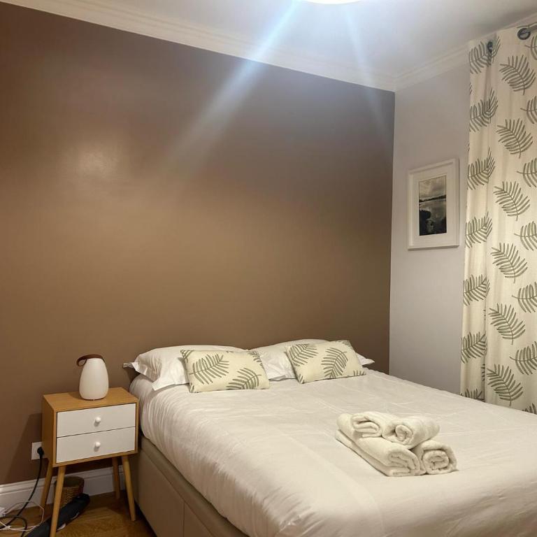 Au coeur du marché Poncelet et à 2 pas de l'Arc de Triomphe - appartement 6 personnes et 1 bébé, sdb, 2 WC - Appartement 2 Chambres - 14