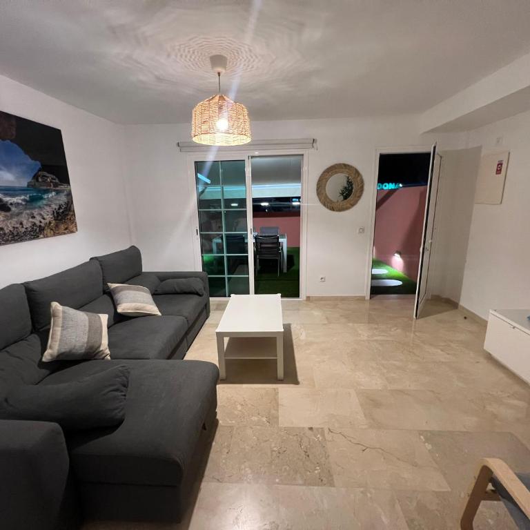 La Casa de Gala - Two-Bedroom Apartment with Terrace - 23