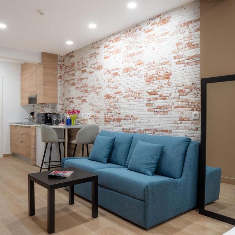 Emily Suites - Estudio con balcón - 7