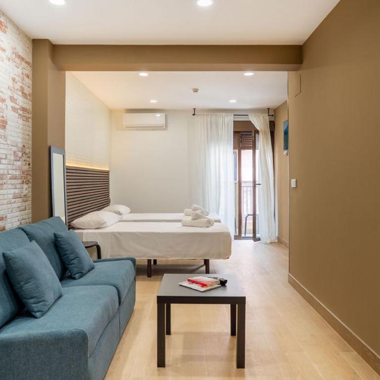 Emily Suites - Estudio con balcón - 9