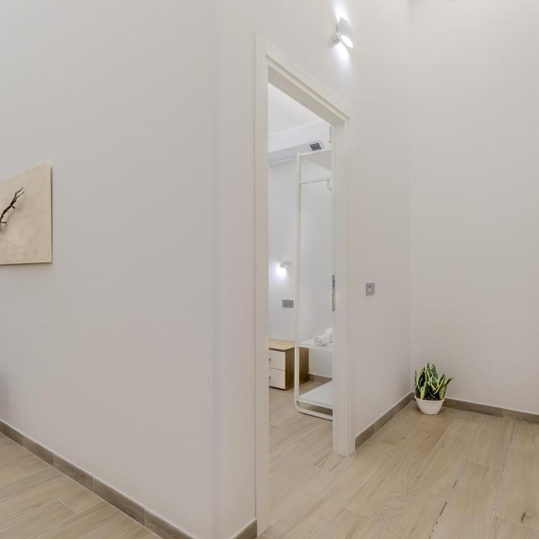 Artis Rooms Guesthouse - Camera Matrimoniale con Bagno Privato Esterno - 14